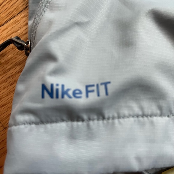 Nike ACG Windbreaker - Picture 4 of 10